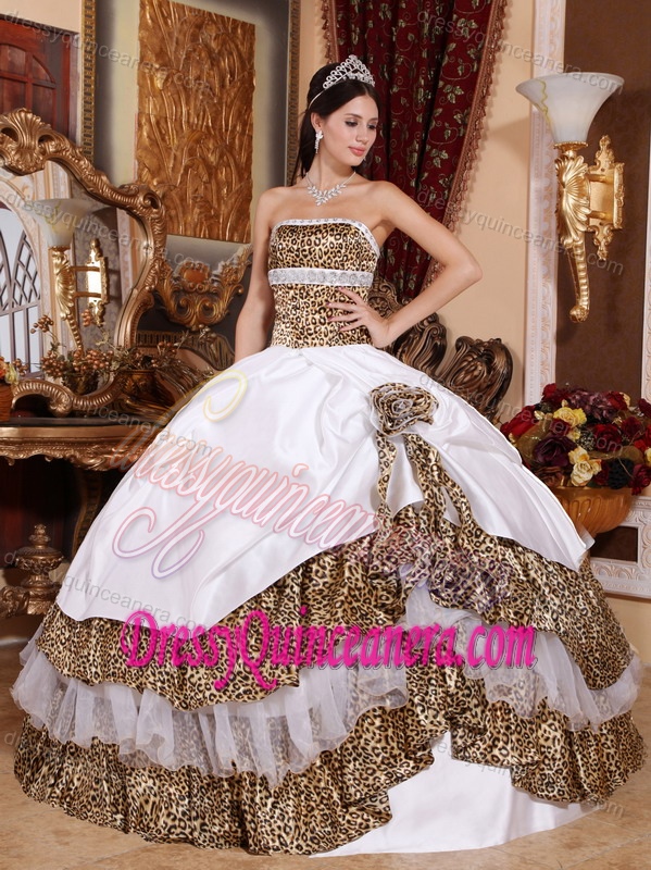 Strapless Nice Leopard and White Dresses for Quince with Beading
