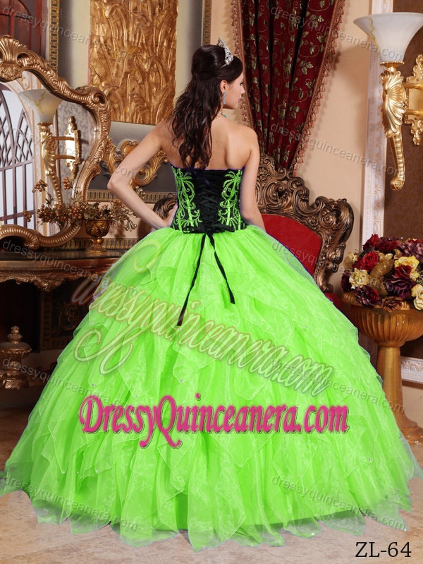 Spring Green Sweetheart Organza Beaded Quinceanera Dress with Embroidery