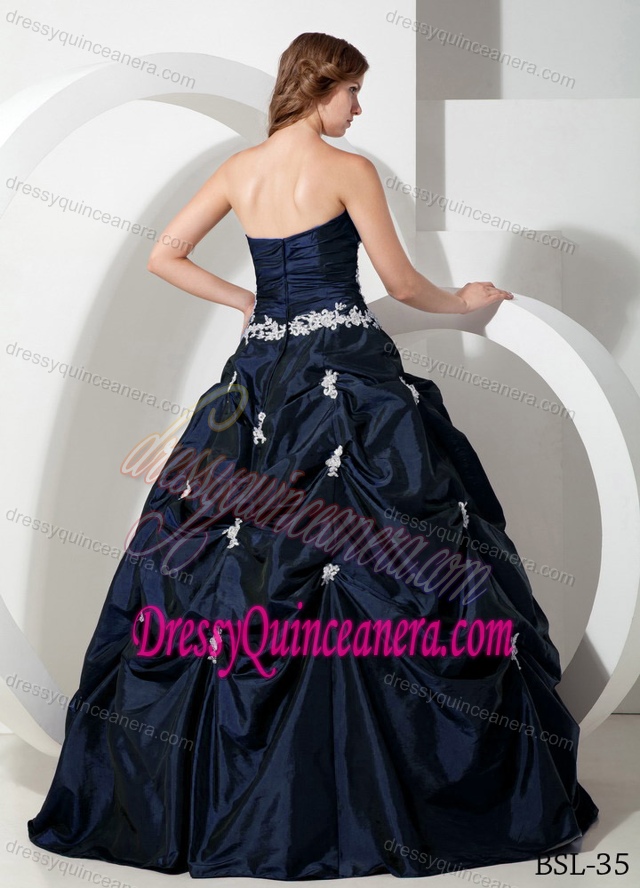 Sweetheart Floor-length Appliqued Quinceanera Dress in Taffeta for Less