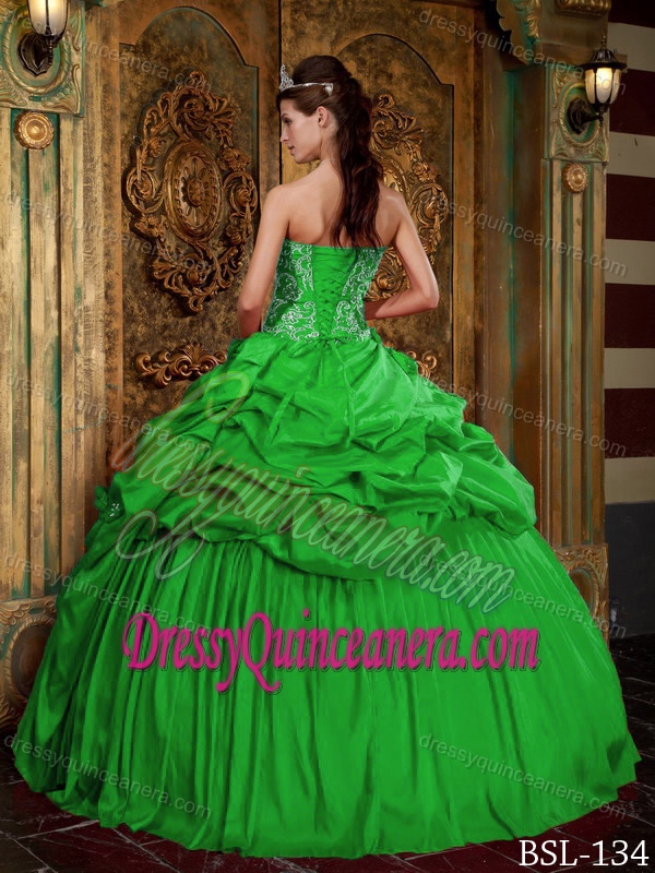 Spring Green Sweetheart Appliqued Taffeta Quinceanera Dress with Pick-ups on Sale