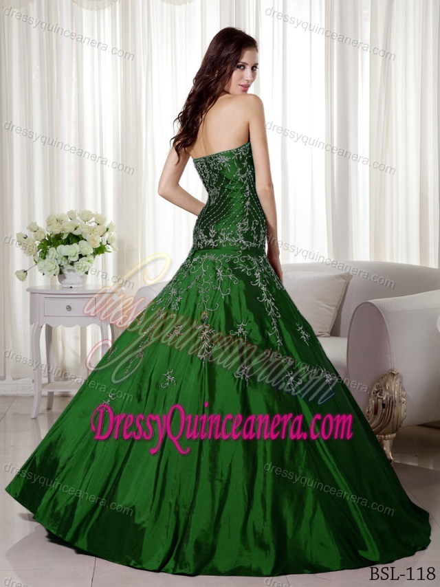 A-line Sweetheart Embroidered Charming Quinces Dresses with Beading