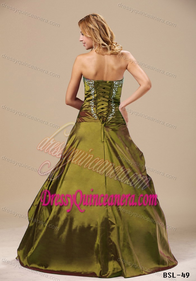Sweetheart Appliques Decorated and Ruched Quinceanera Dresses in 2013