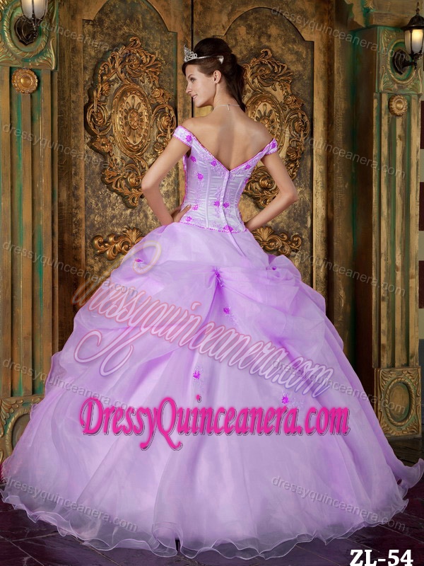 Pretty Lavender off the Shoulder Organza Quinceanera Dress with Appliques
