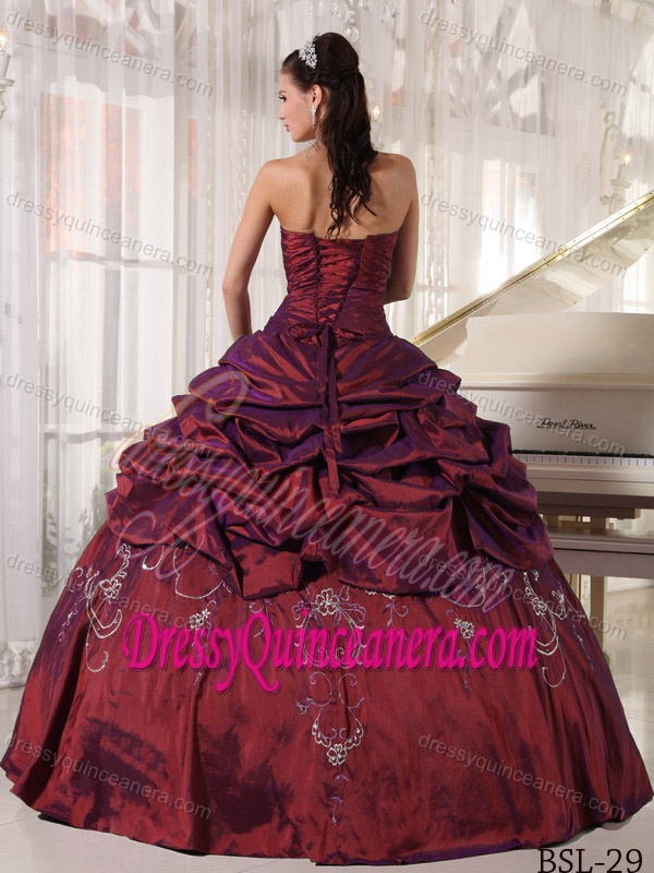 Best Seller Taffeta Embroidered Beaded Quinceanera Dress with Pick-ups