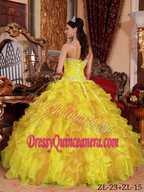 Yellow Sweetheart Organza Quinceanera Dress with Appliques and Beading