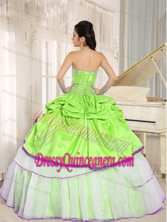 Lovely Spring Green and White Pick-ups Quinceanera Dresses Gowns
