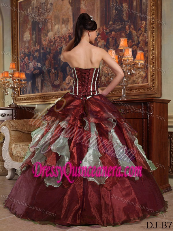 Sweetheart Cheap Beaded Dresses for Quinceanera in Burgundy