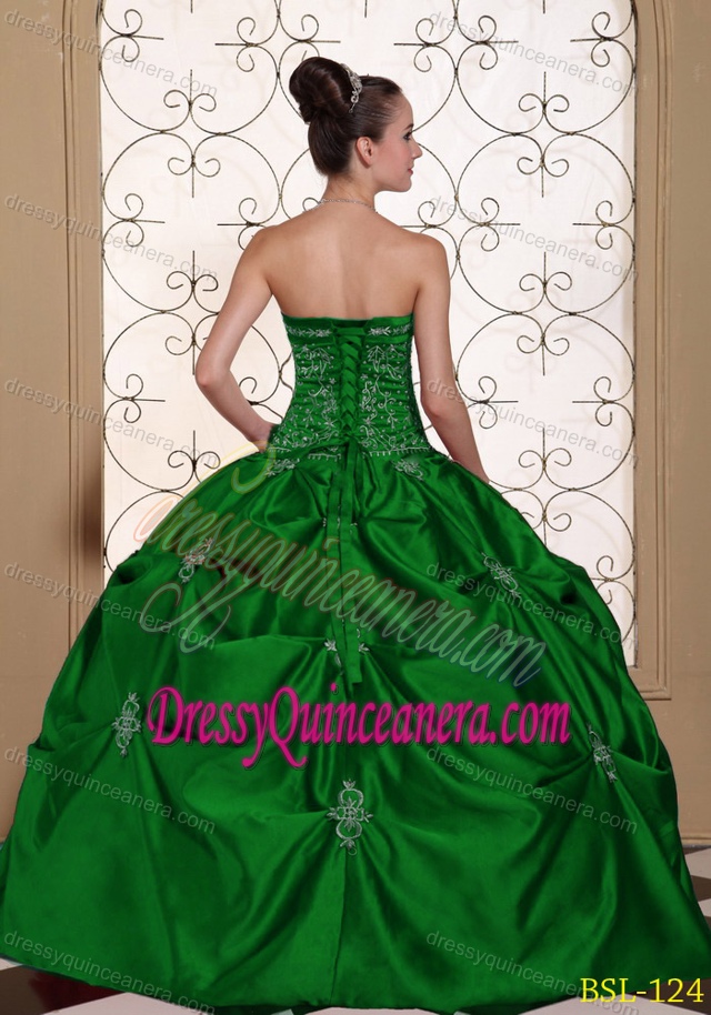 Embroidery Taffeta Strapless Modest Sweet Sixteen Dresses with Pick-ups