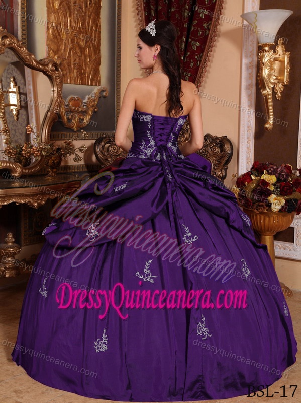 Noble Dark Purple Taffeta Quinceanera Dress with Appliques and Pick-ups