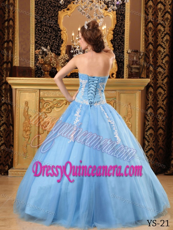 Cheap Popular Sweetheart Tulle Quinceanera Gown with Appliques in Blue