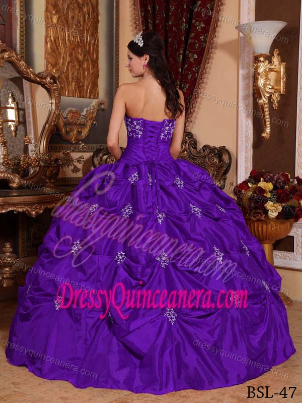 Purple Strapless Taffeta Quinceanera Dresses with Appliques and Pick-ups