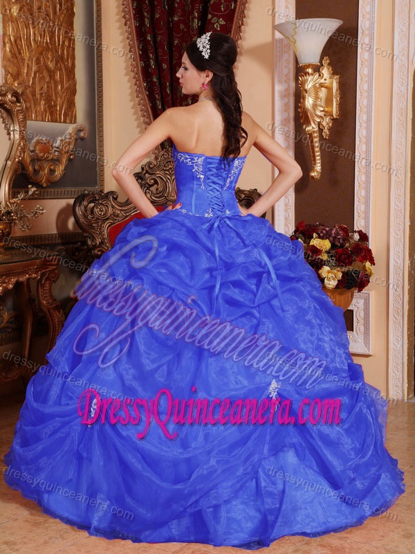 Noble Blue Sweetheart Floor-length Organza Beading Quinceanera Gowns