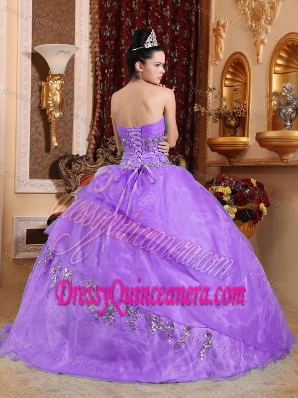 Beading Organza Quince Dresses with Layers and Sweetheart Neckline in Lavender