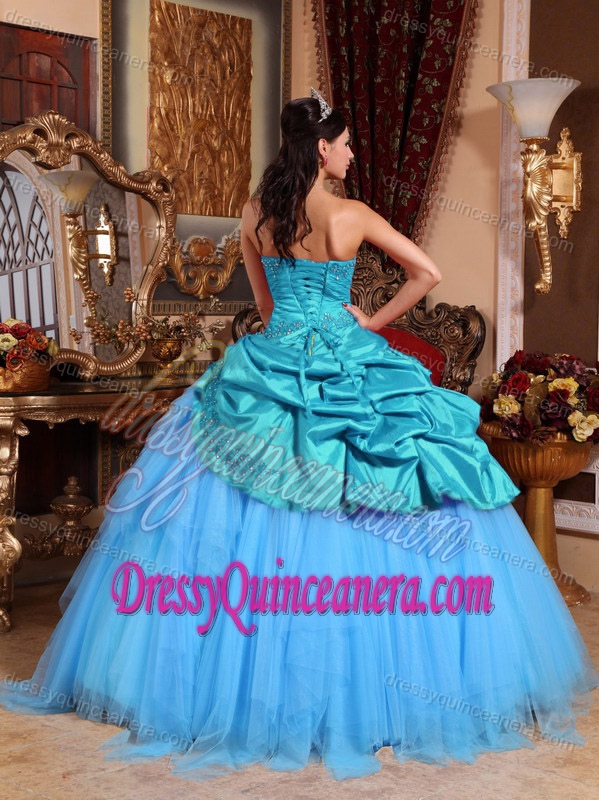 Ruching Blue Quinceanera Dresses with Pick-ups and Appliques in the Mainstream