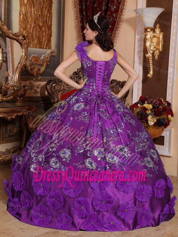 Beautiful V-neck Purple Quinceanera Gown Dresses with Embroidery and Appliques