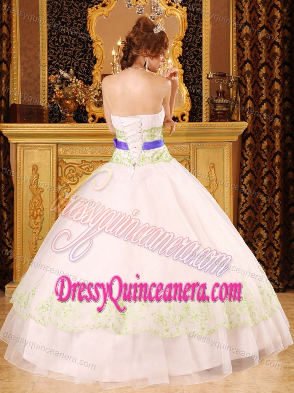 Strapless Floor-length Organza Appliques Quinceanera Dress in White with Sash