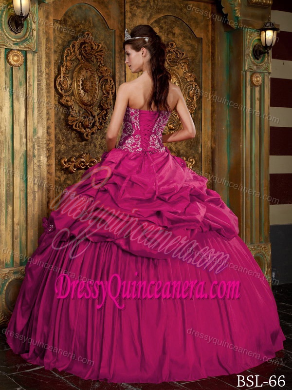 Pretty Coral Red Taffeta Quinceanera Dresses with Beading and Appliques