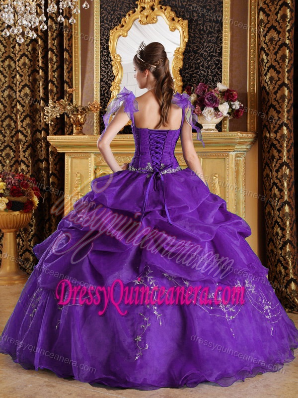 Purple Spaghetti Straps Floor-length Organza Appliqued Quinceaneras Dress