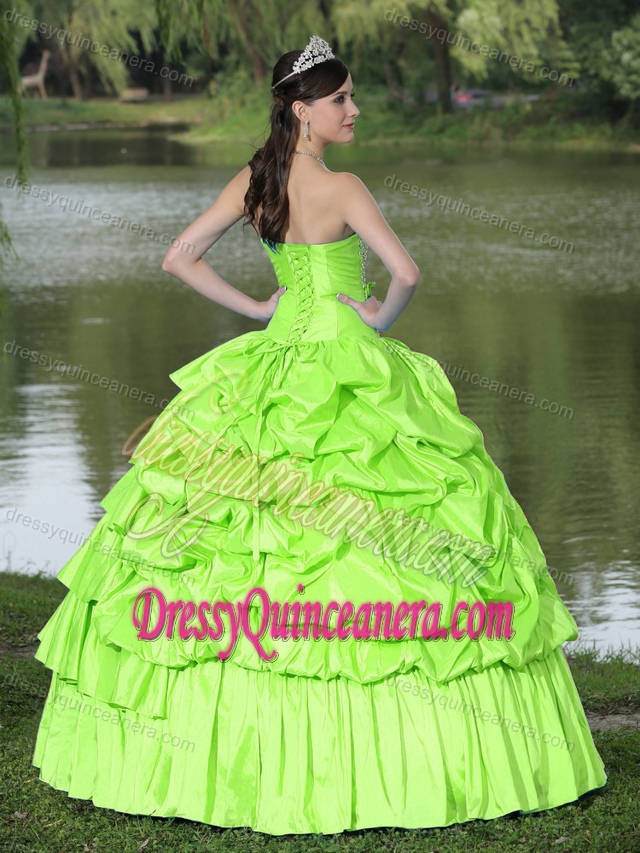 Cheap Spring Green Strapless Taffeta Quinceanera Dress with Pick-ups and Beading