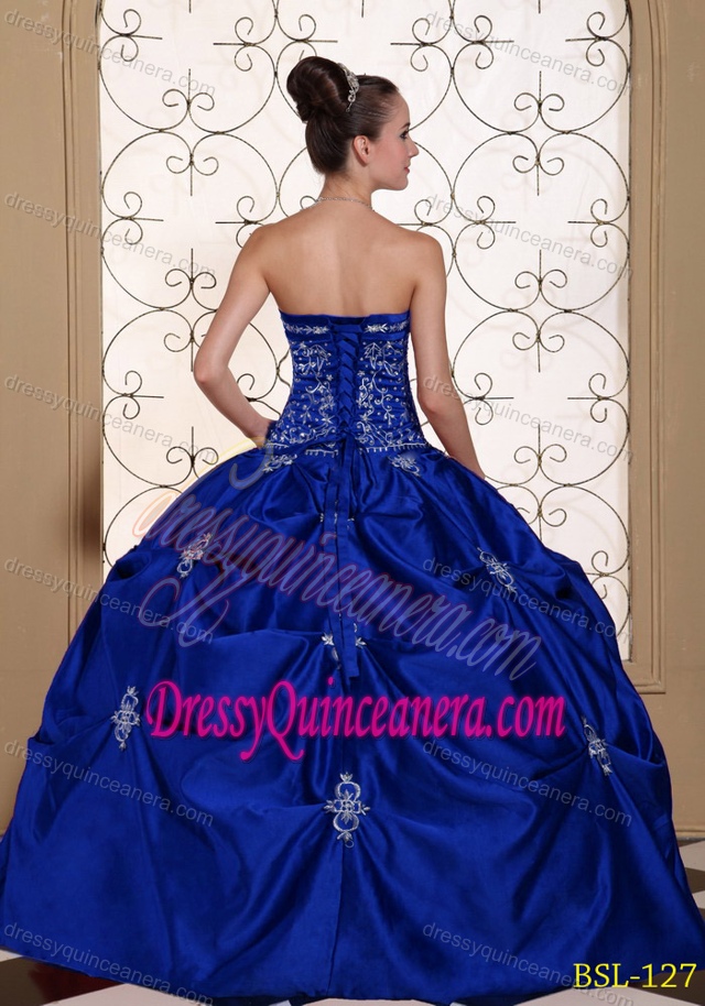 Taffeta Strapless Modest Embroidery Dress for Quinceanera with Pick-ups
