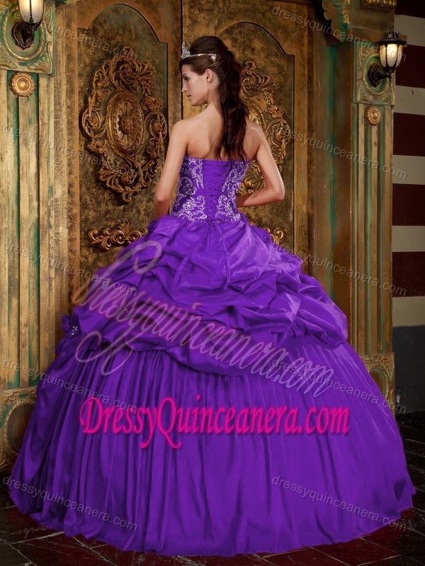 Taffeta Beaded Purple Sweetheart Dress for Quinceanera with Appliques