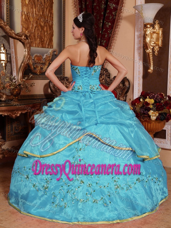 Appliqued Aqua Blue Ball Gown Strapless Quinceanera Gowns in Organza