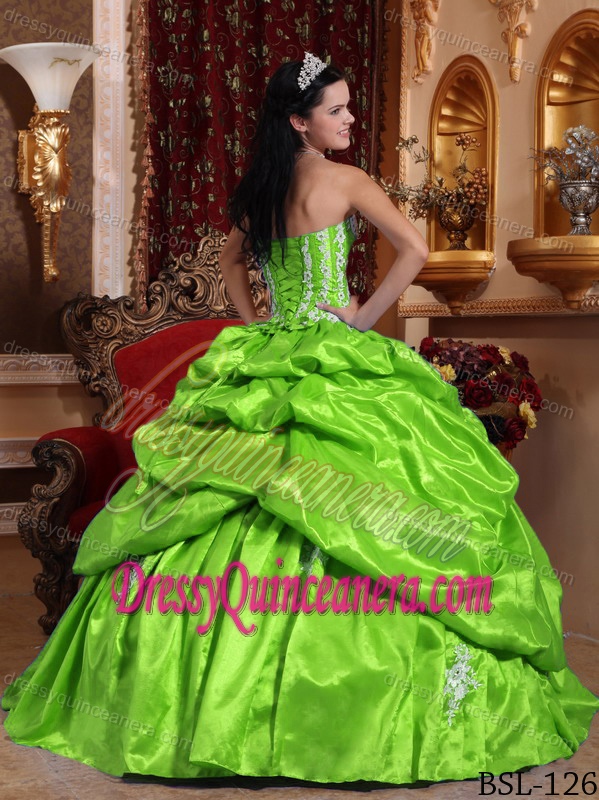 Spring Green Ball Gown Strapless Appliqued Quinceanera Gown in Taffeta