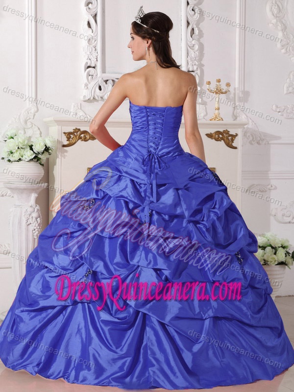 Pretty Beading Sweetheart Sweet 16 Dresses with Pick-ups and Ruches in Blue