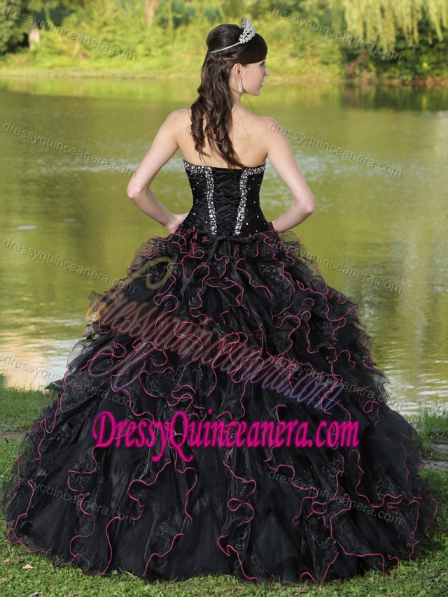 Cheap Sweetheart Ruffled Sweet 15 Dresses with Ruches and Beadings in Black
