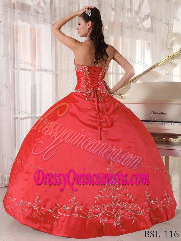 Inexpensive Appliqued Taffeta Sweet 15 Dresses with Halter in Red