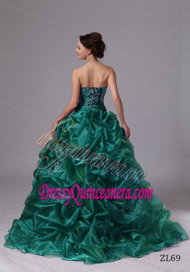 2013 Green Sweep Train Pick-ups Quinceneara Dress with Embroidery