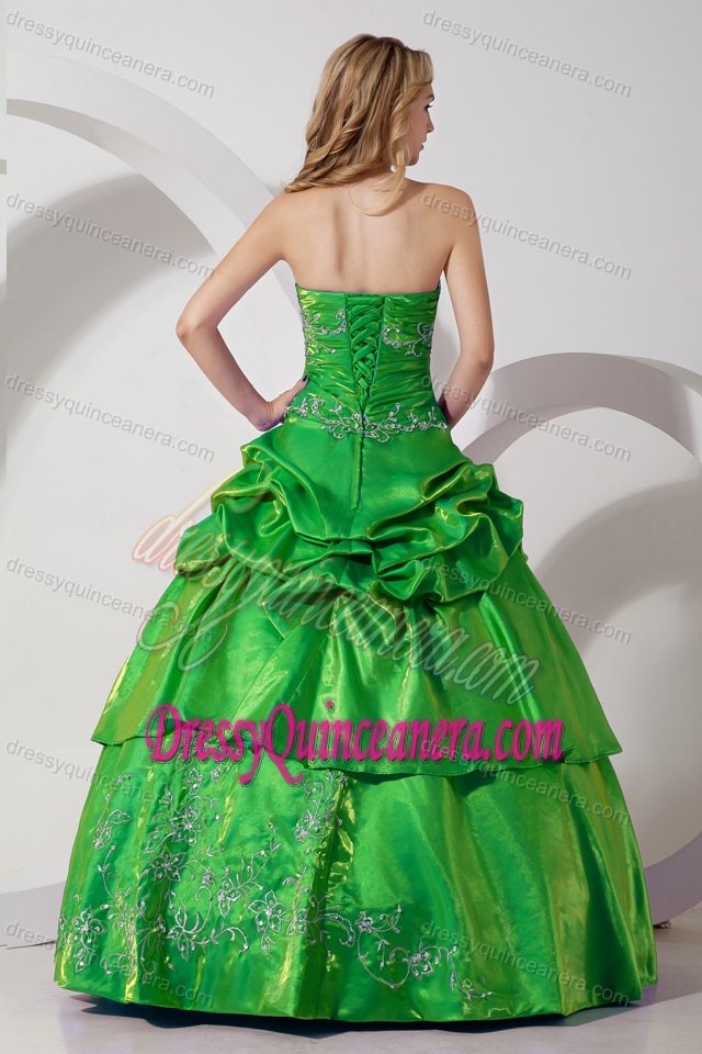 Strapless Spring Green Taffeta Dress for Quinceanera with Appliques and Pick-ups