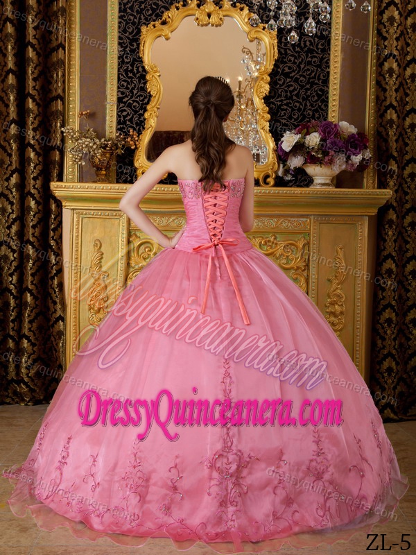 Rose Pink Ball Gown Sweetheart Quinceanera Dresses with Embroidery and Beads