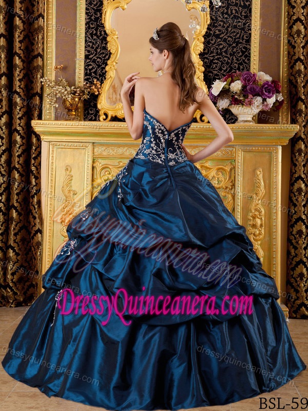 Navy Blue Sweetheart Appliqued Quinceaneras Dresses with Pick-ups in Taffeta