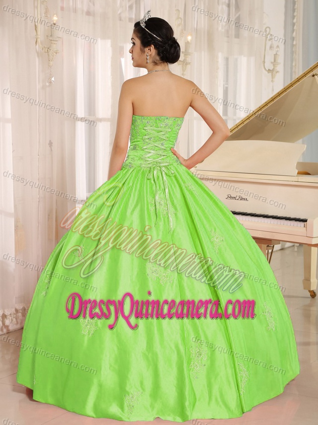 Beautiful Sweetheart Taffeta Quinceanera Gown with Embroidery in Spring Green
