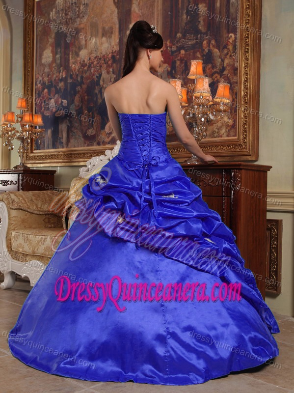 Appliqued Sweetheart Sweet Sixteen Dresses with Pick-ups in Royal Blue