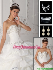 2016 Gorgeous Ball Gown Sweetheart Quinceanera Dresses in White