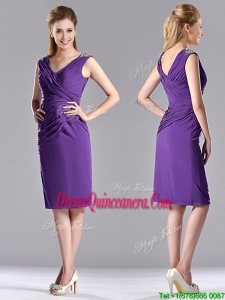 Cheap Column V Neck Knee-length Short Beautiful Dama Dress in Purple