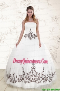 2015 Exclusive Appliques Strapless White Quinceanera Dresses
