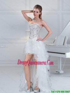 2015 Popular Ball Gown Sweetheart White Dama Dresses with Ruffles and Beading