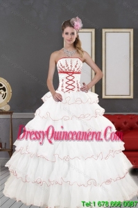 2015 Luxurious White Quinceanera Dresses with Appliques and Ruffled Layers