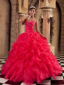Hot Coral Red Sweetheart Organza Quince Dresses with Beading and Ruffles