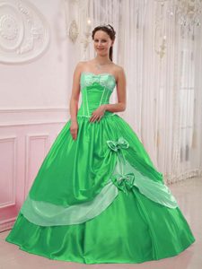 Sweetheart Quinces Dresses with Appliques and Beading in Light Green