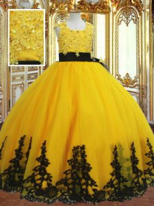 Scalloped Sleeveless Little Girl Pageant Gowns Floor Length Lace and Appliques Gold Tulle