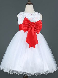 Pretty White Tulle Zipper Little Girls Pageant Dress Wholesale Sleeveless Knee Length Bowknot