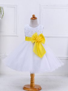 High Quality Knee Length Zipper Little Girl Pageant Gowns White for Wedding Party with Bowknot