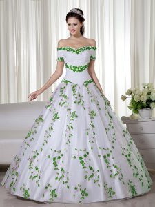 Hot Selling White Ball Gowns Organza Off The Shoulder Short Sleeves Embroidery Floor Length Lace Up Quinceanera Dresses