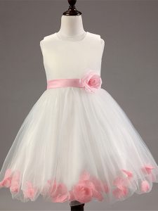 Scoop Sleeveless Kids Formal Wear Knee Length Appliques and Hand Made Flower White Tulle