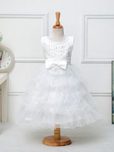 Graceful Tea Length Zipper Little Girl Pageant Gowns White for Wedding Party with Ruffled Layers and Bowknot