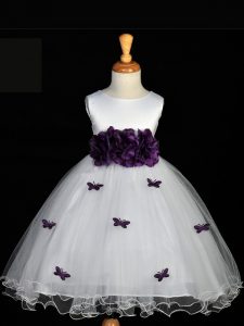 Modern White Scoop Neckline Appliques and Bowknot and Hand Made Flower Girls Pageant Dresses Sleeveless Zipper